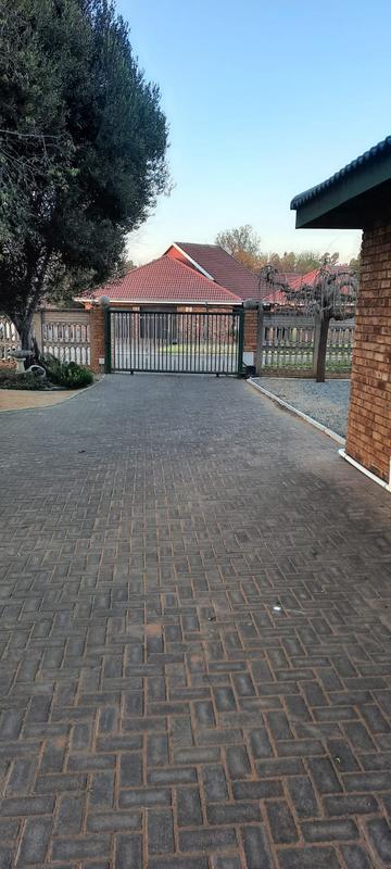 5 Bedroom Property for Sale in Vaalpark Free State